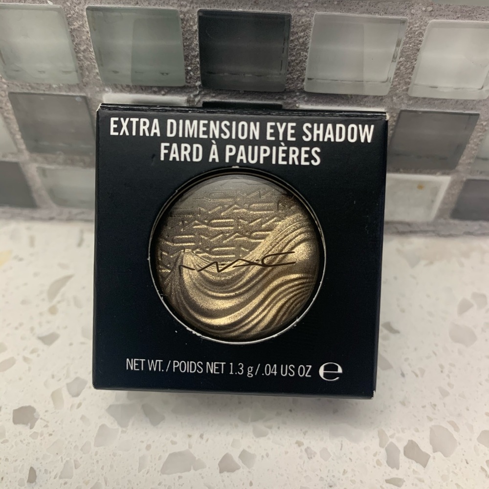 MAC eyeshadow